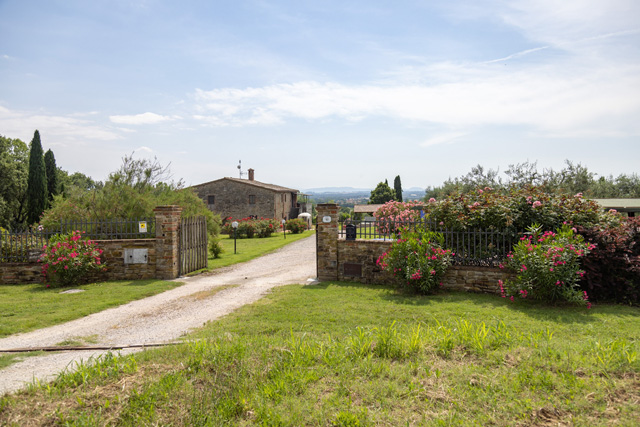 Photogallery – La Sosta di Annibale: farmhouse with swimming pool between Cortona and Lake Trasimeno