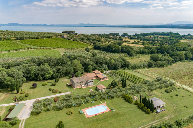 Photogallery – La Sosta di Annibale: farmhouse with swimming pool between Cortona and Lake Trasimeno