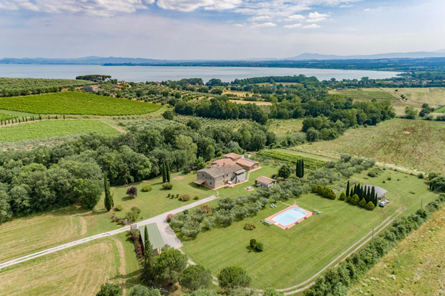 Photogallery – La Sosta di Annibale: farmhouse with swimming pool between Cortona and Lake Trasimeno